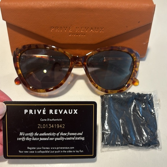 Prive Revaux Tortiose Cat Eye Timeless Sunglasses - Picture 1 of 11